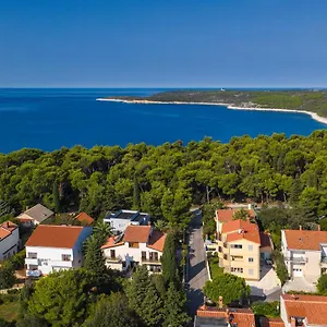 Valentina , Premantura Kroatien